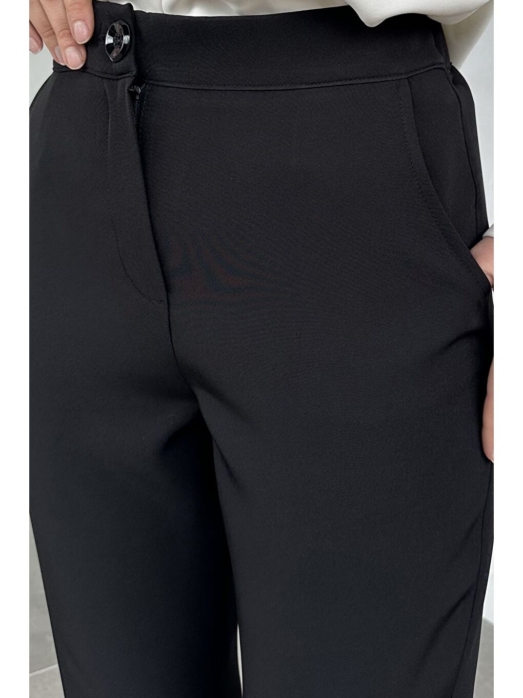 Siyah Puane Bel Lastikli Yüksek Bel Tesettür Kumaş Pantolon-6