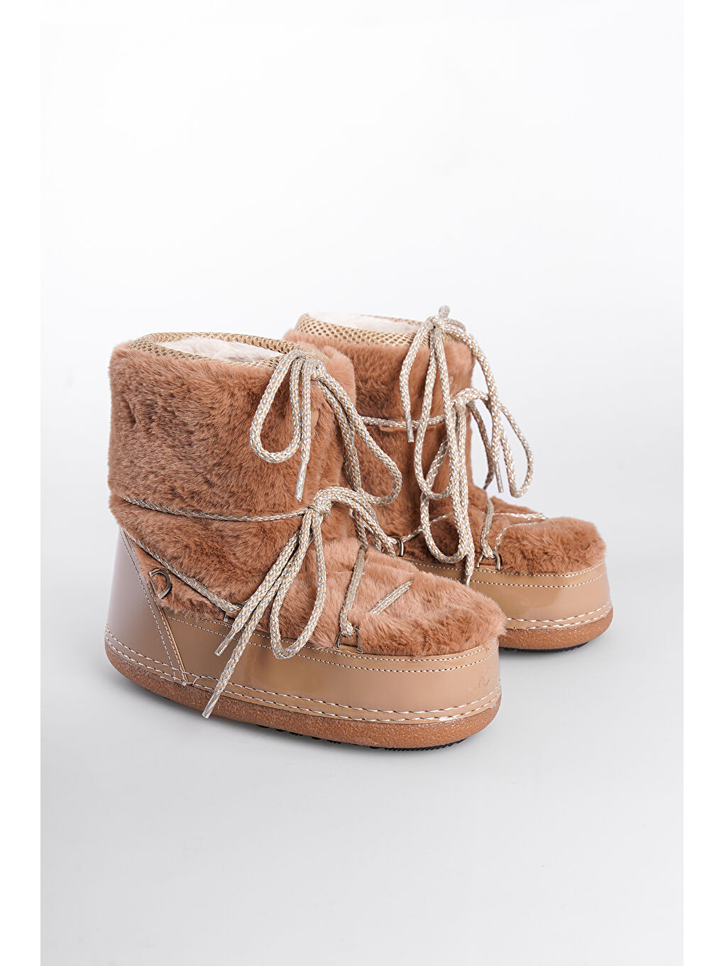 Bej Yuvarlak Burunlu Kalın Tabanlı Kürklü Kadın Kar Botu