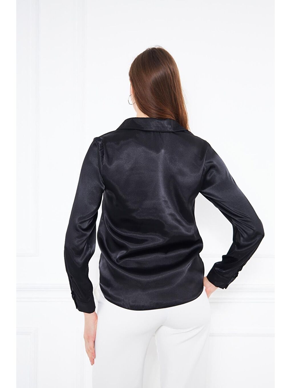 Siyah Kadın Büzgülü Saten Gömlek-4
