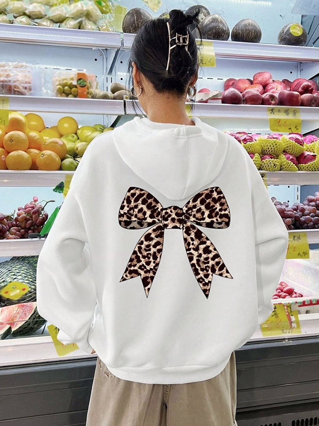 Kadın Beyaz Leopar Kurdele Baskılı Oversize Kapüşonlu Sweatshirt Hoodie-2