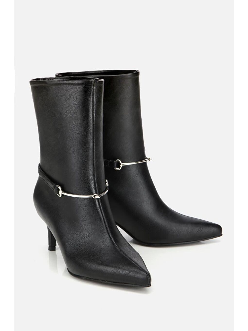 Kadın Siyah Kemer Detaylı Tokalı Bilekte Topuklu Bot-1