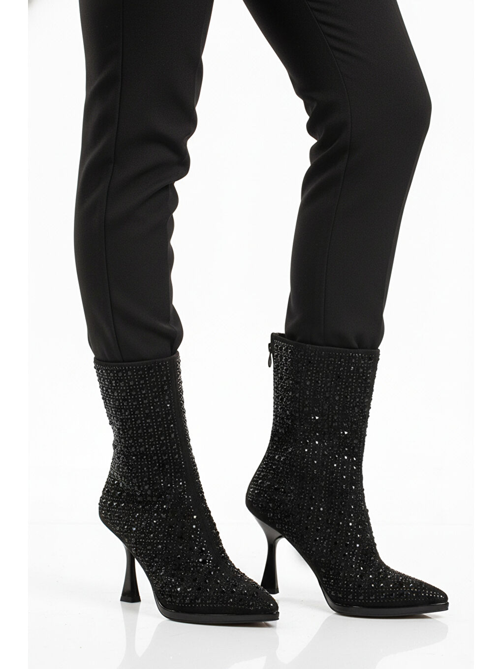 Siyah Taş İşlemeli İnce Topuklu İçi Kürklü Kadın Çizme 671131 Z