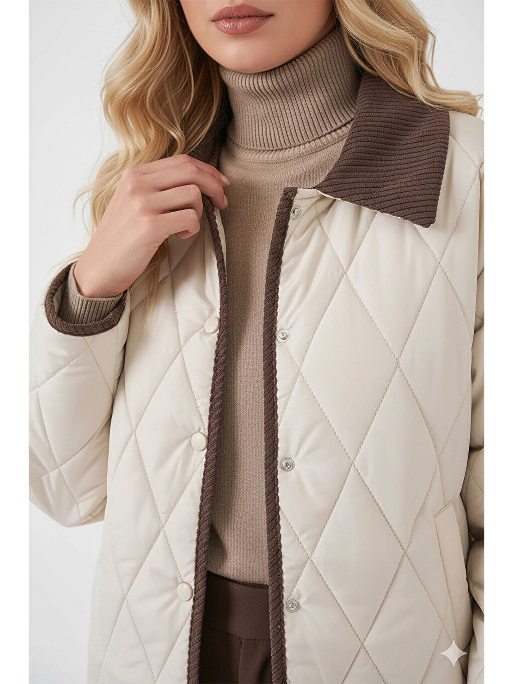 Ekru Kadın Krem Çıt Çıt Kapamalı Kadife Detaylı Kapitone Mont HZL25W-BD152261-3