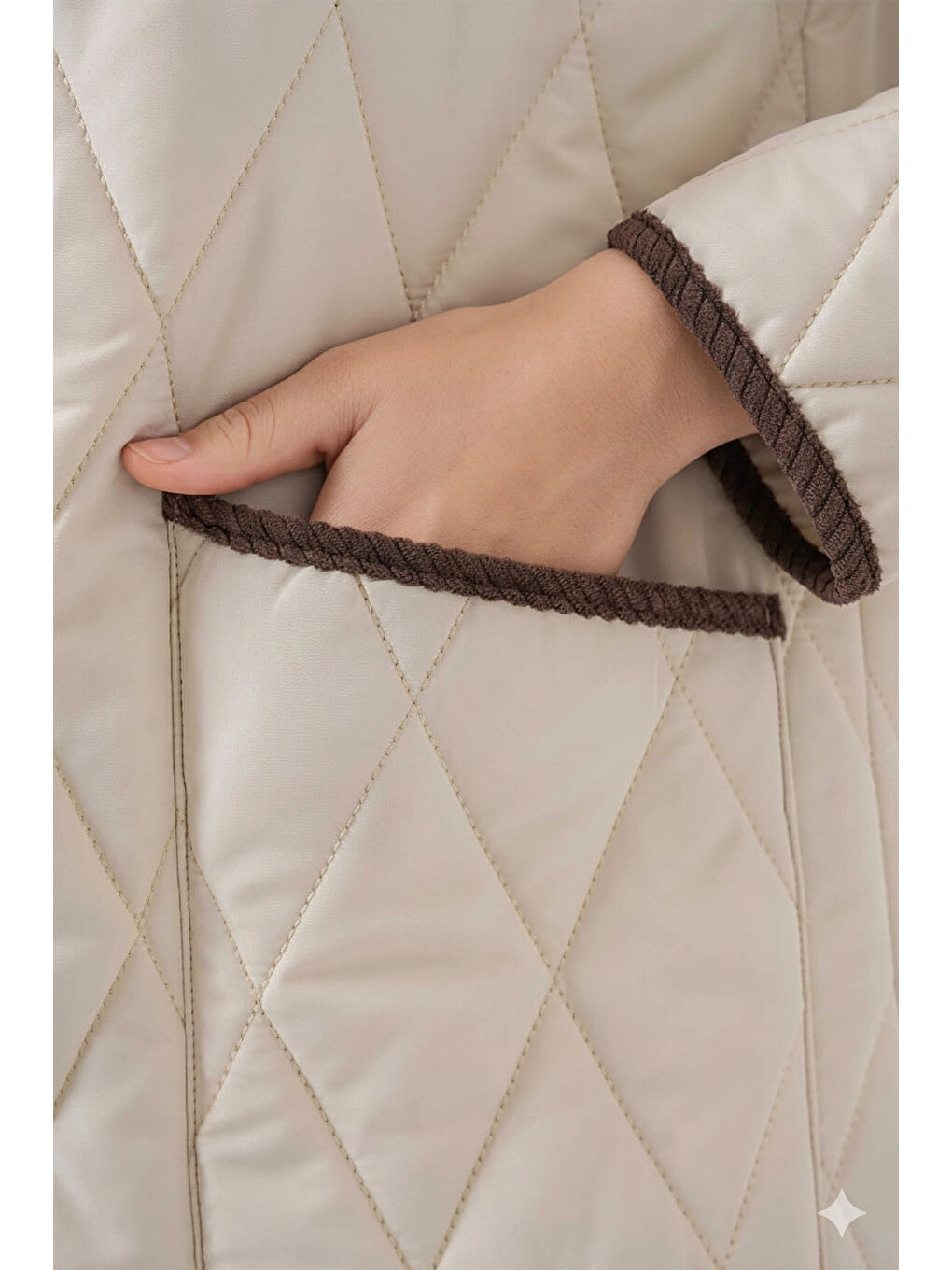 Ekru Kadın Krem Çıt Çıt Kapamalı Kadife Detaylı Kapitone Mont HZL25W-BD152261-4