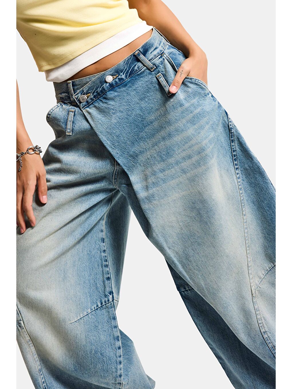 Mavi Kadın Jean Rengi 4s6-32 Süper Baggy Fit Kemer Detaylı Özel Tasarım Denim Jean-1