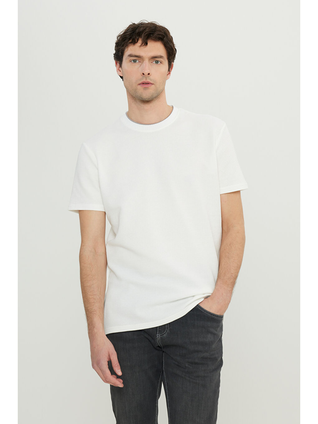 Erkek Beyaz Pamuklu Slim Fit Dar Kesim Polo Yaka Jakarlı Esnek Tişört-2