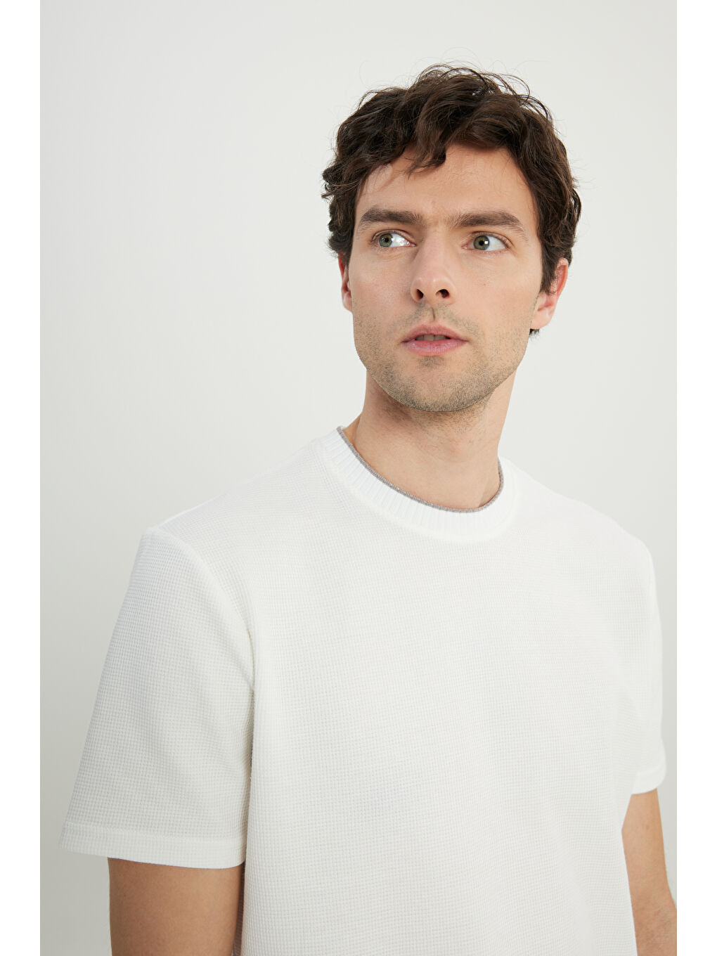 Erkek Beyaz Pamuklu Slim Fit Dar Kesim Polo Yaka Jakarlı Esnek Tişört-3