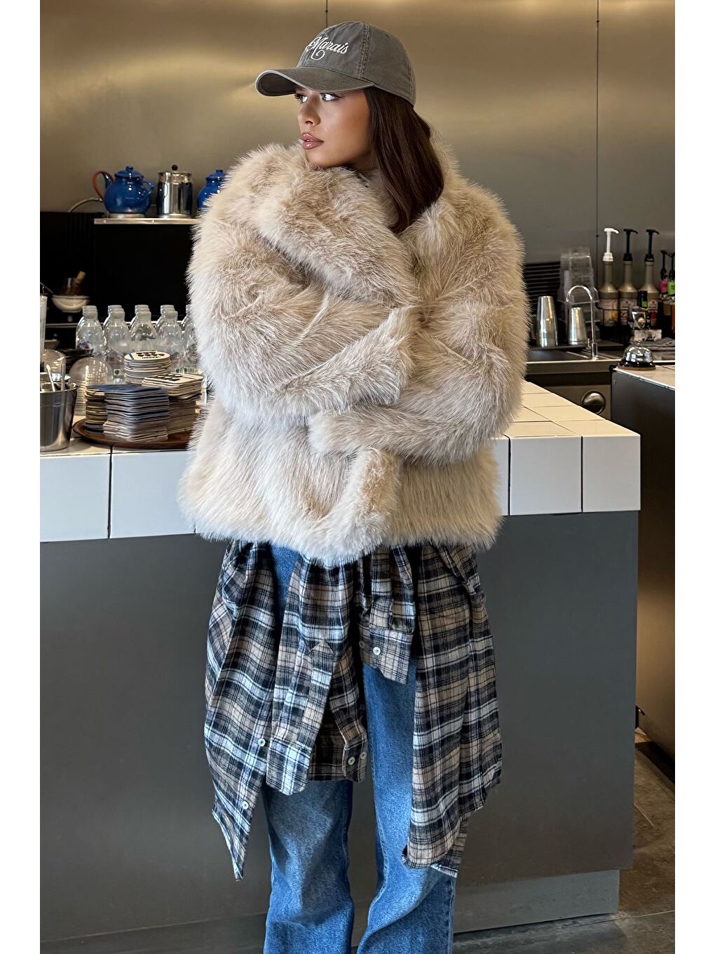 Bej Kadın Astarlı Kürklü Kısa Mont-2