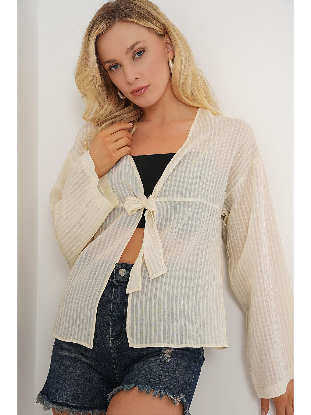 Ekru Kadın Önü Bağcıklı Bluz 952 - Krem-2