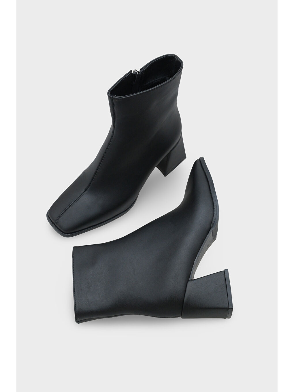 Siyah Celine Kadın bot-3