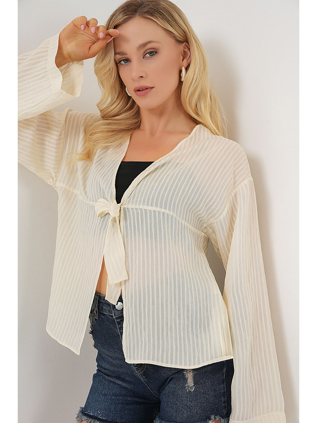 Ekru Kadın Önü Bağcıklı Bluz 952 - Krem-3