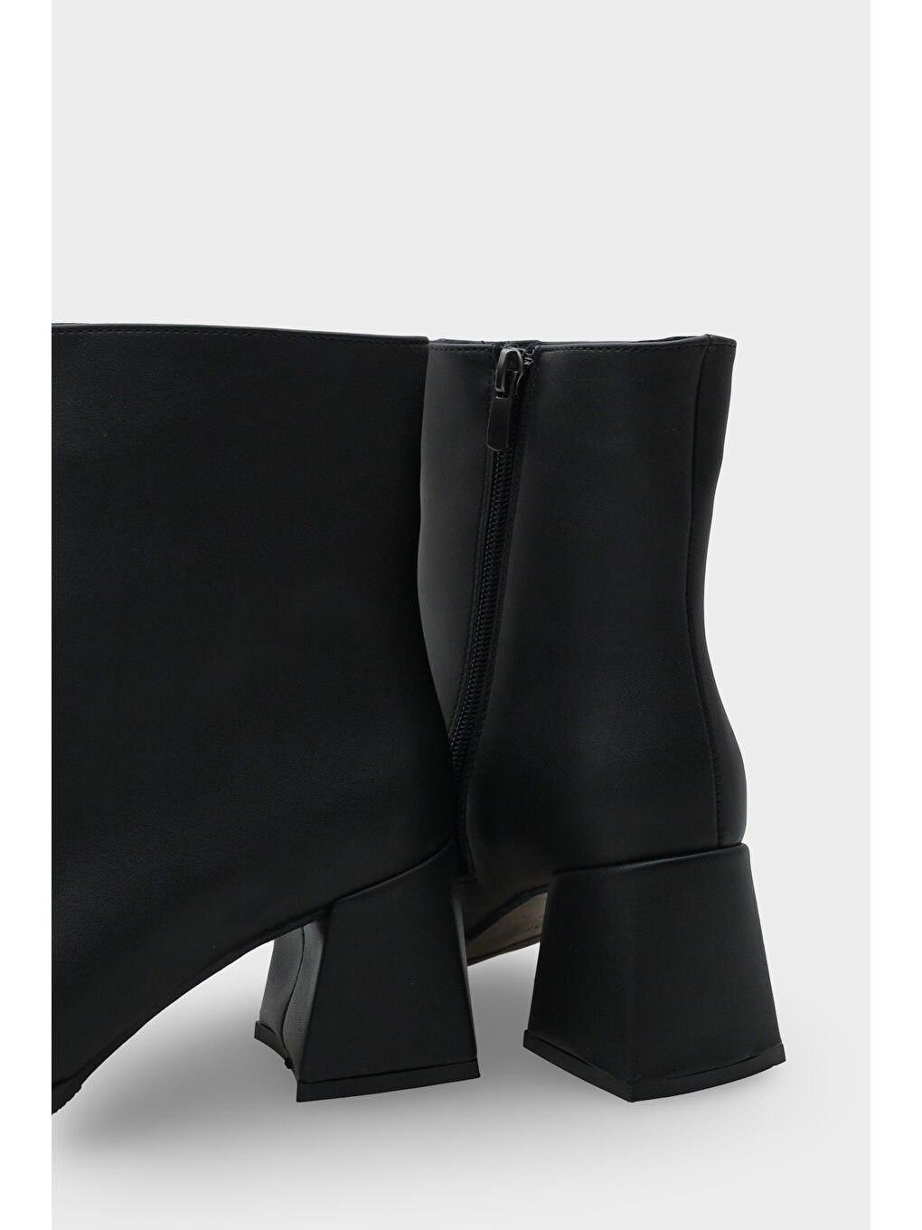 Siyah Celine Kadın bot-5