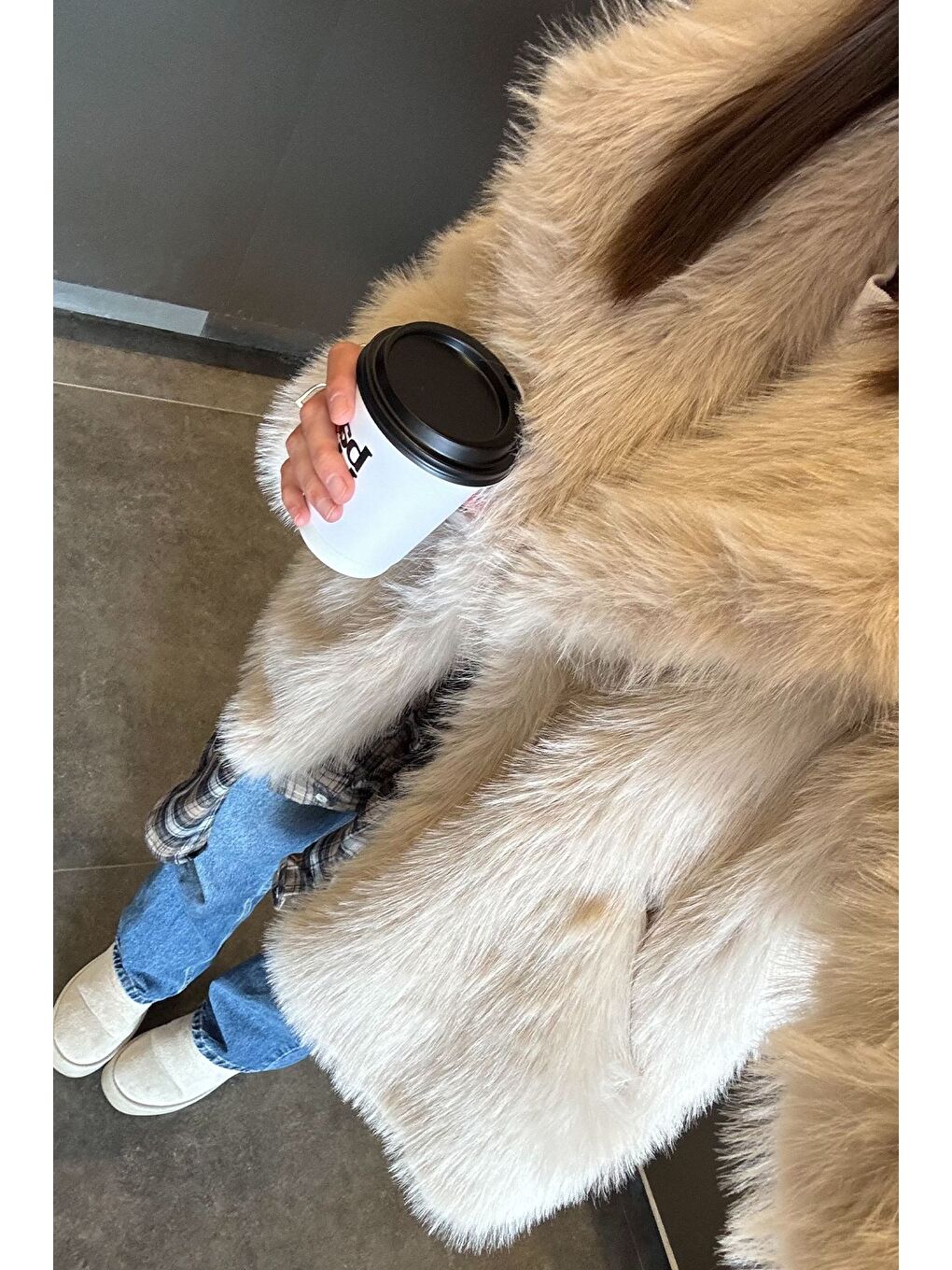 Bej Kadın Astarlı Kürklü Kısa Mont-5