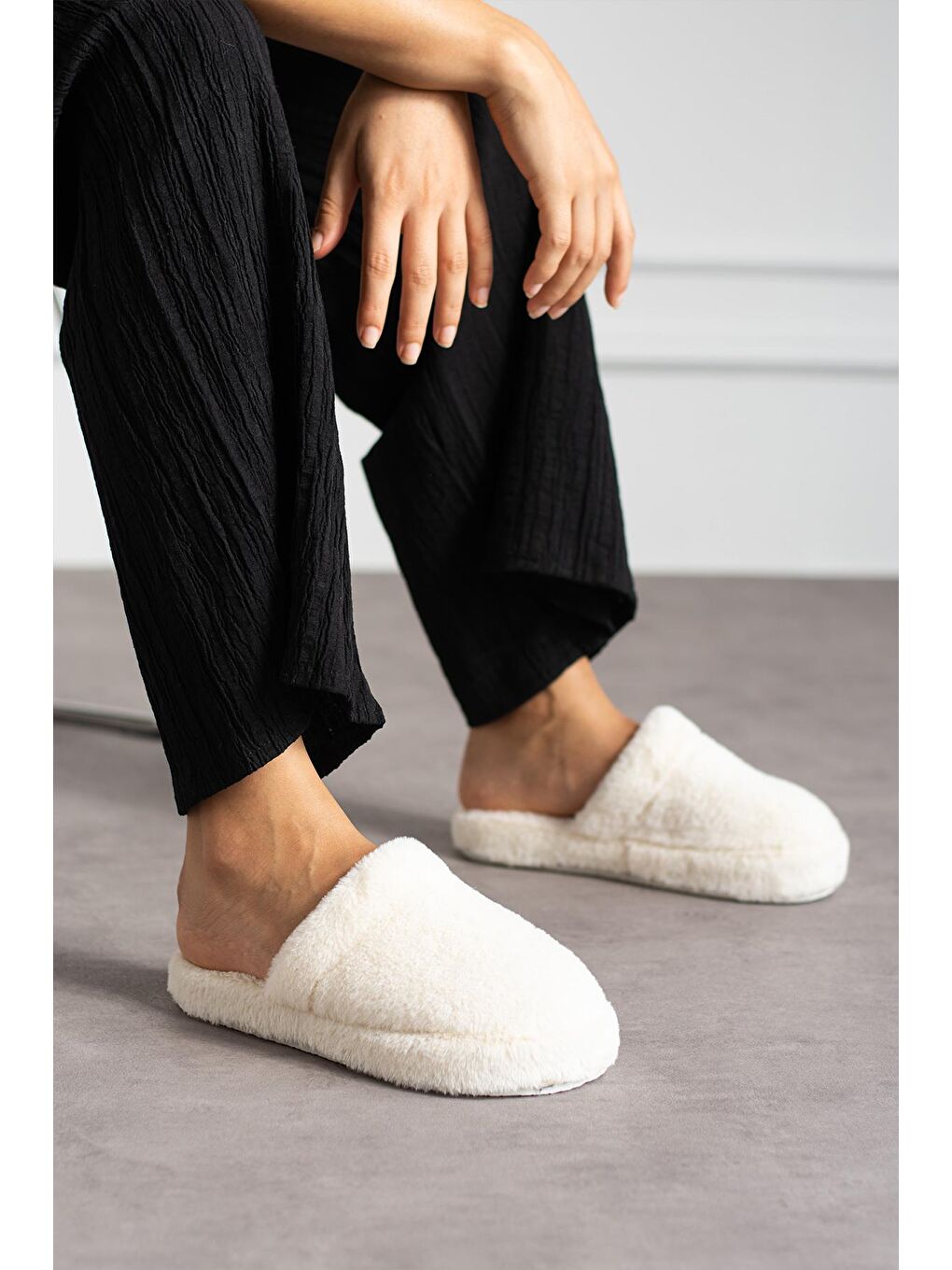 Ekru TÜYLÜ KAPALI Kadın Ev Terliği Kışlık Terlik Sessiz Taban-3