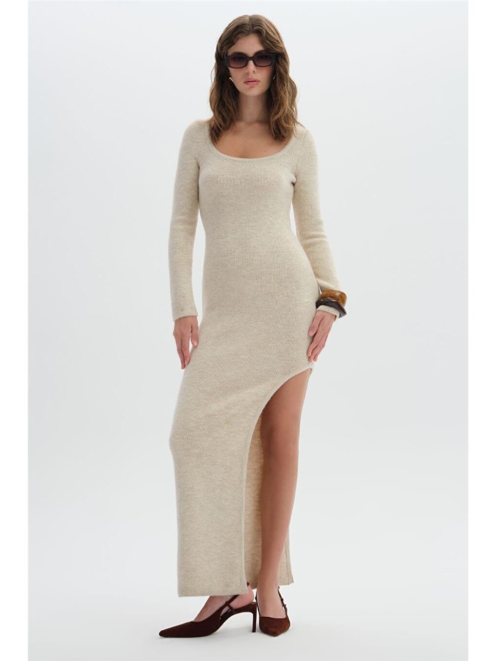 Ekru Yırtmaçlı Uzun Triko Elbise-1