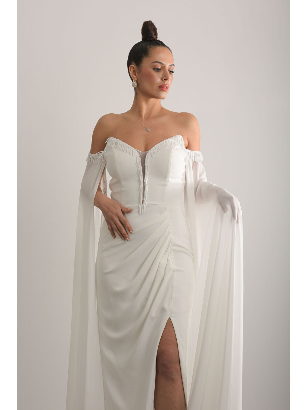 Ekru Pelerin Kollu Boncuk İşlemeli Yırtmaçlı Abiye Elbise,Nikah,Nişan Elbisesi-5