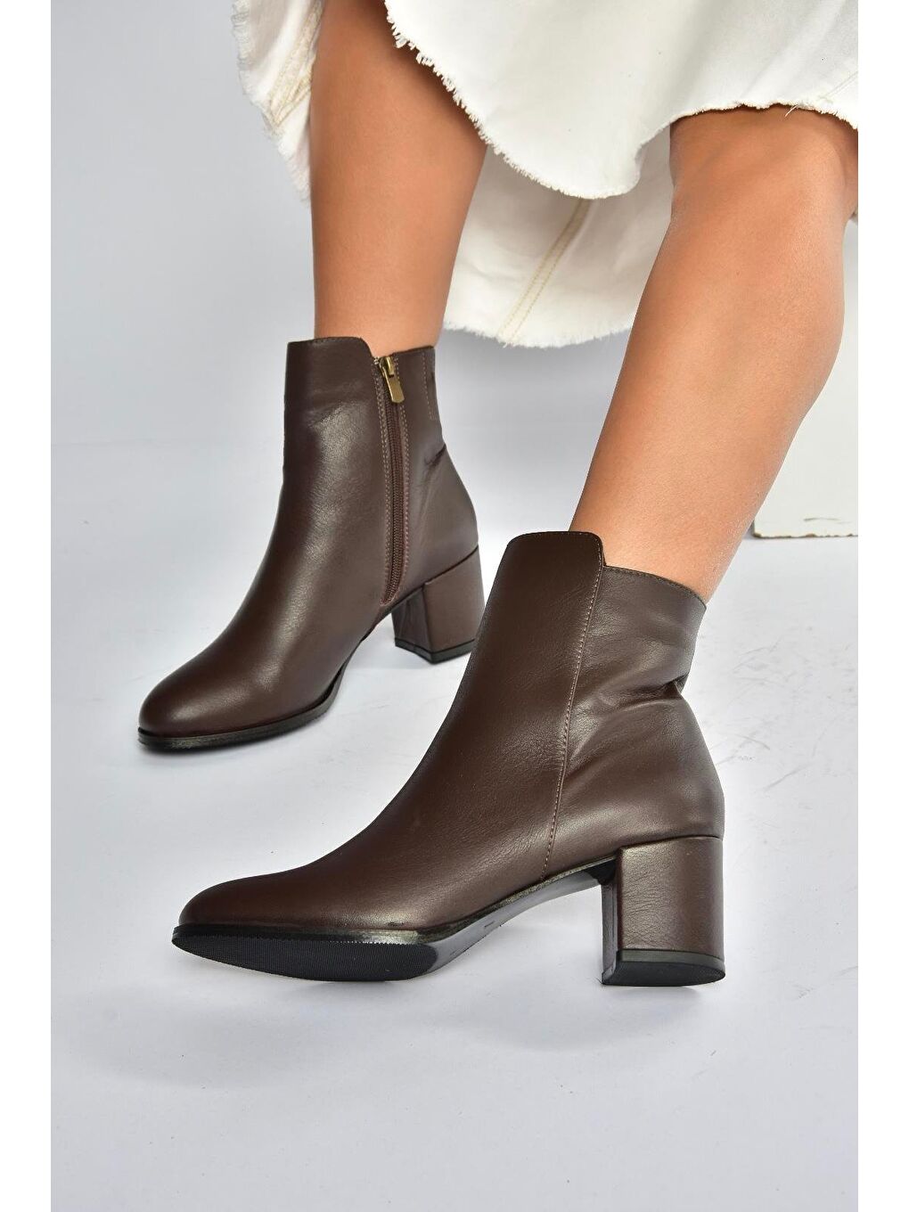 Kahverengi Kadın Bot V468581003-1