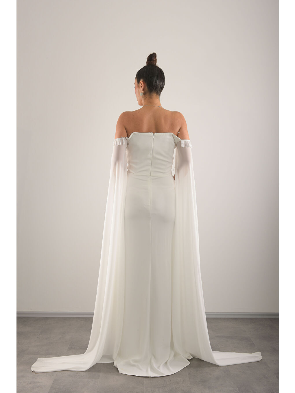 Ekru Pelerin Kollu Boncuk İşlemeli Yırtmaçlı Abiye Elbise,Nikah,Nişan Elbisesi-6