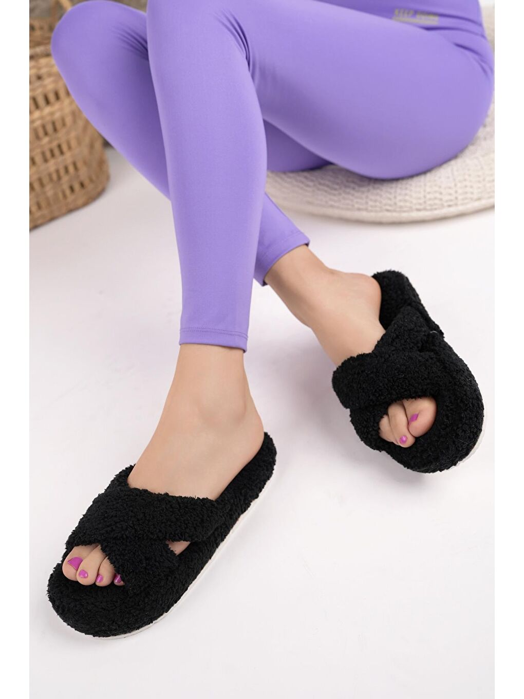 Siyah HAVLU Çapraz Kadın Ev Terliği Kışlık Terlik Ses Yapmaz-1
