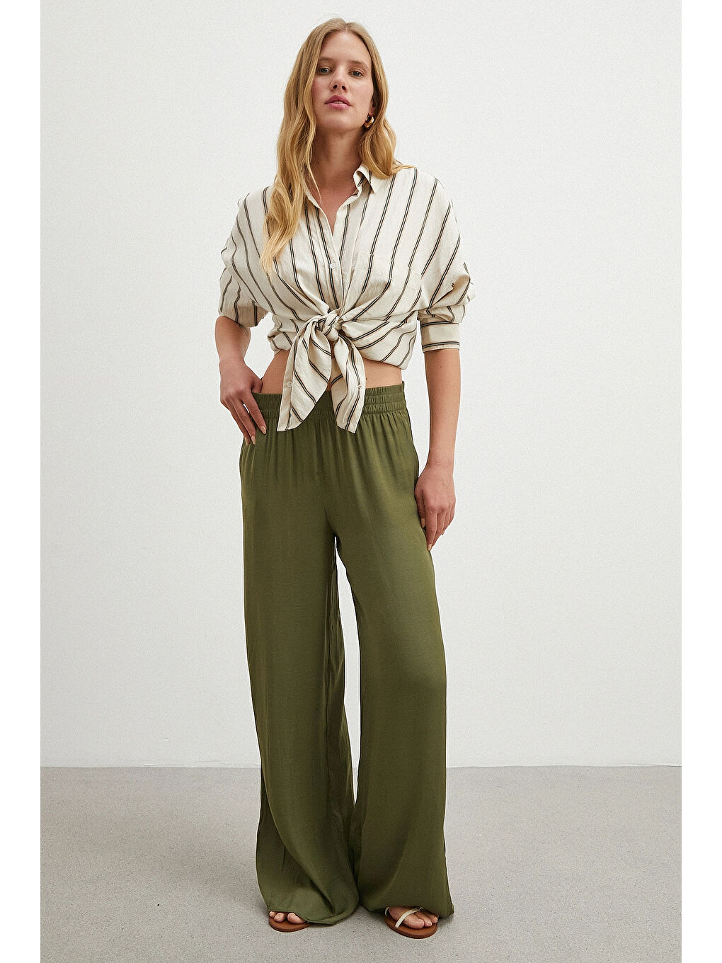 Beli Lastikli Dökümlü Geniş Paça Pantolon Haki-2