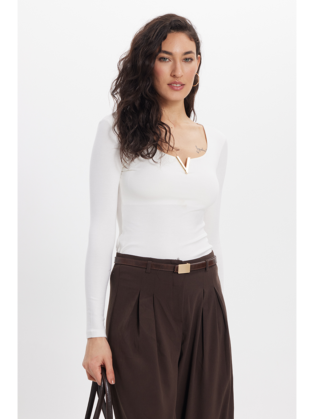 Kadın Slim Fit Dar Kesim Pamuklu Uzun Kollu V Yaka Ekru Tişört Bluz-2
