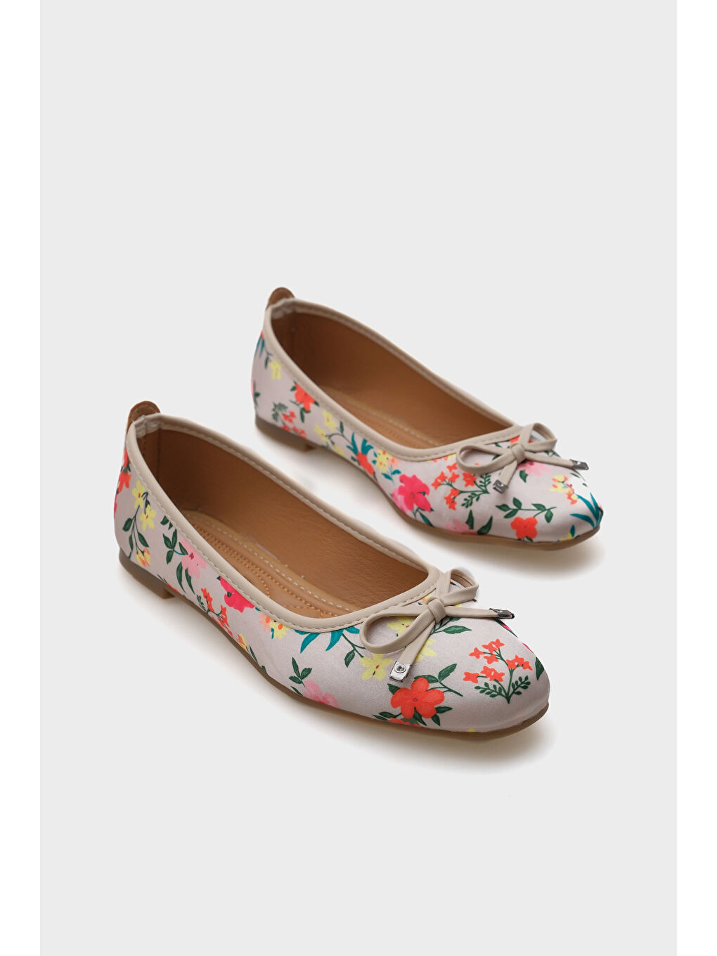 Bej Hana Trend Saten Çiçekli Kadın Babet-1