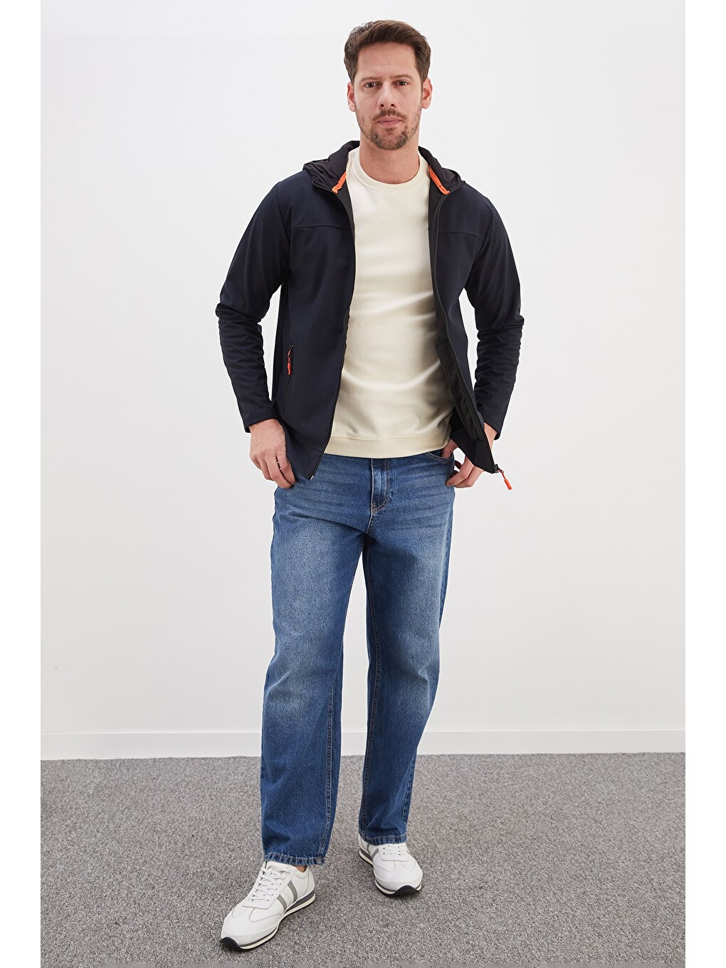 Lacivert Fermuarlı Kapüşonlu Softshell Ceket-1