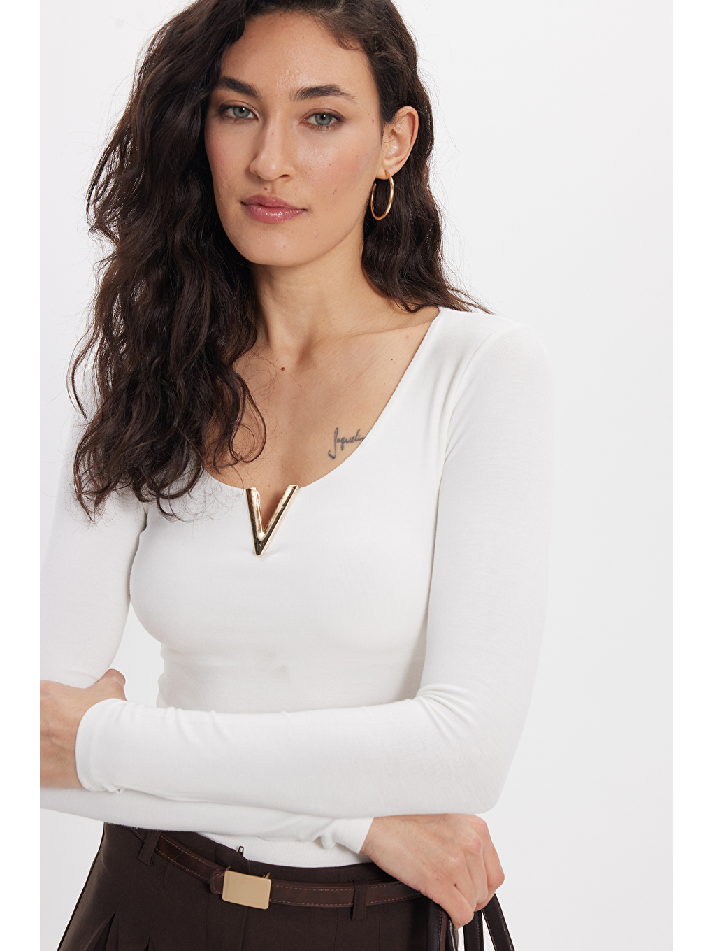 Kadın Slim Fit Dar Kesim Pamuklu Uzun Kollu V Yaka Ekru Tişört Bluz-3