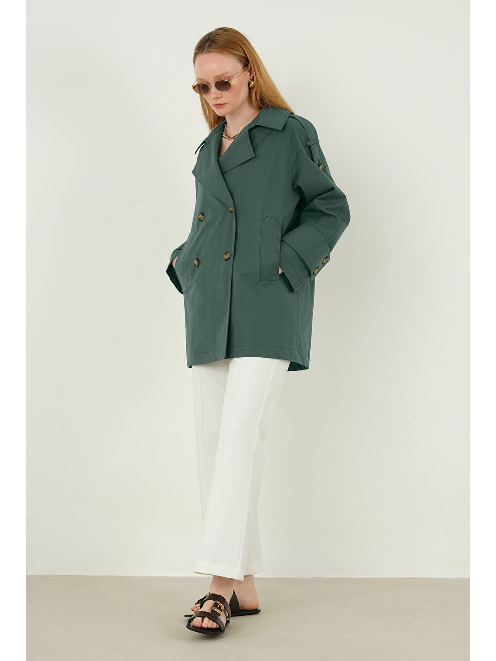 Kahverengi Kısa Kruvaze Trençkot Zümrüt-4