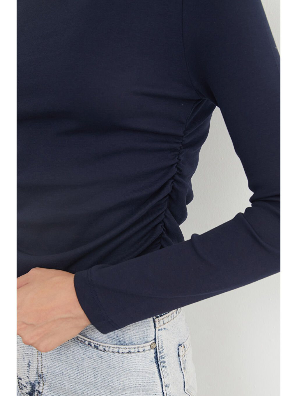 Lacivert Basic Yanları Drapeli Perkins Yaka Modal Bluz-4