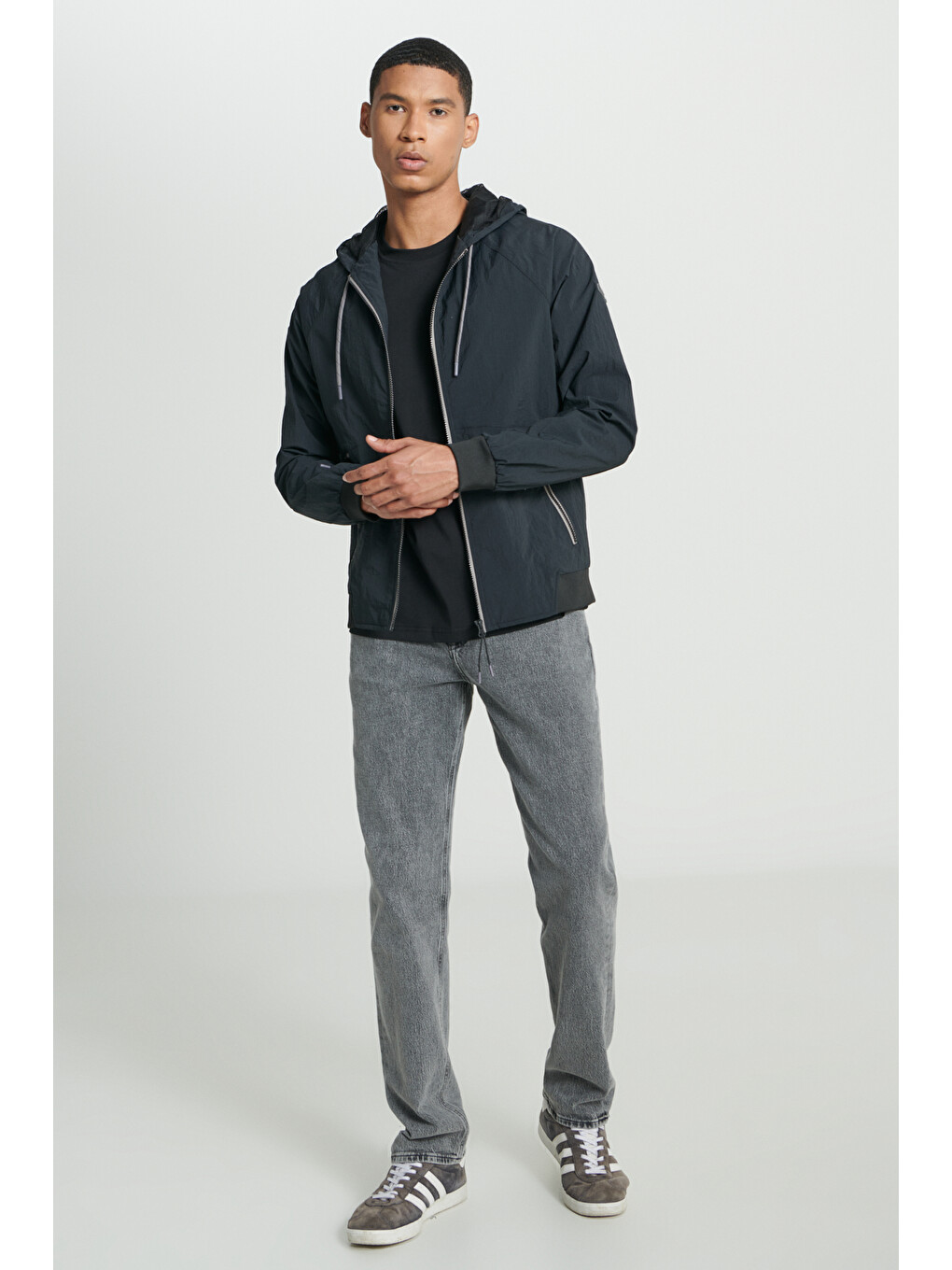 Regular Fit Normal Kesim Kapüşonlu Siyah Mont Ceket-4