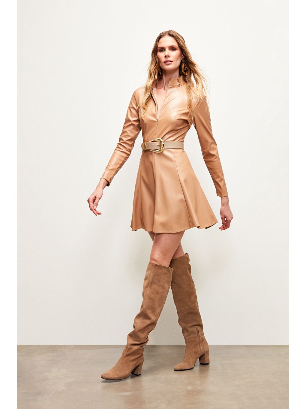 Kahverengi Fermuarlı Deri Bodysuit - Camel-4