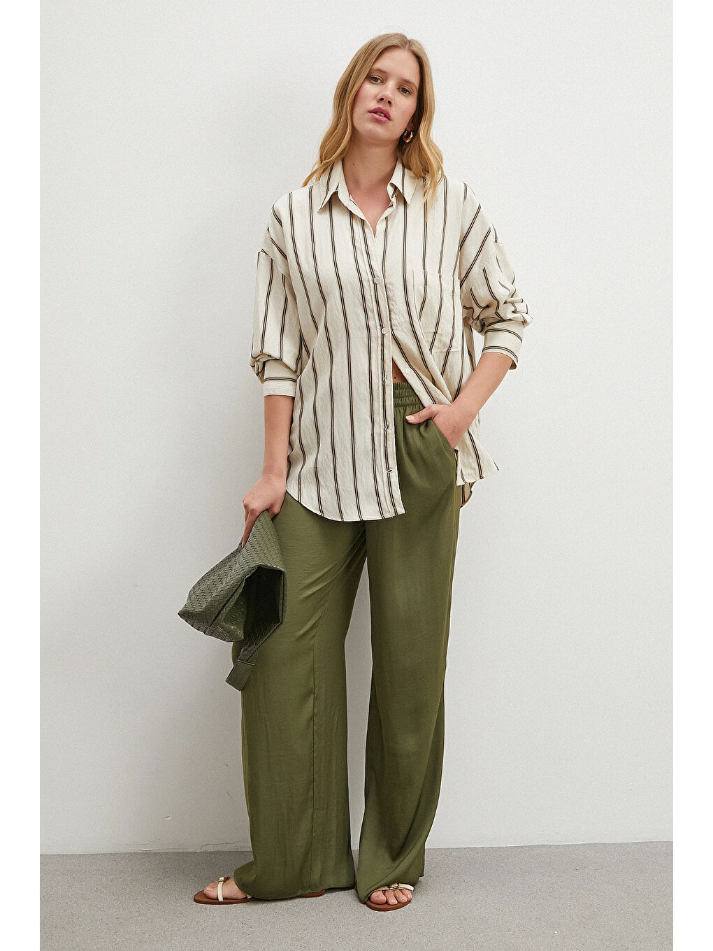 Ekru Çizgili Diagonal Gömlek Krem-1