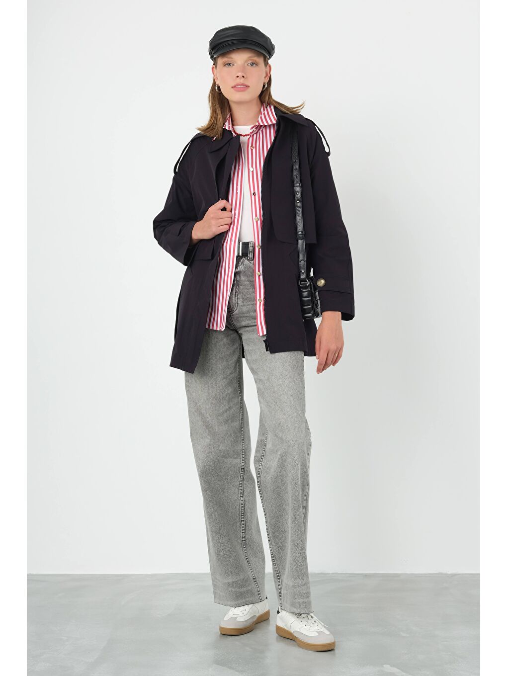 Rüzgarlık Detaylı Trençkot Siyah-1