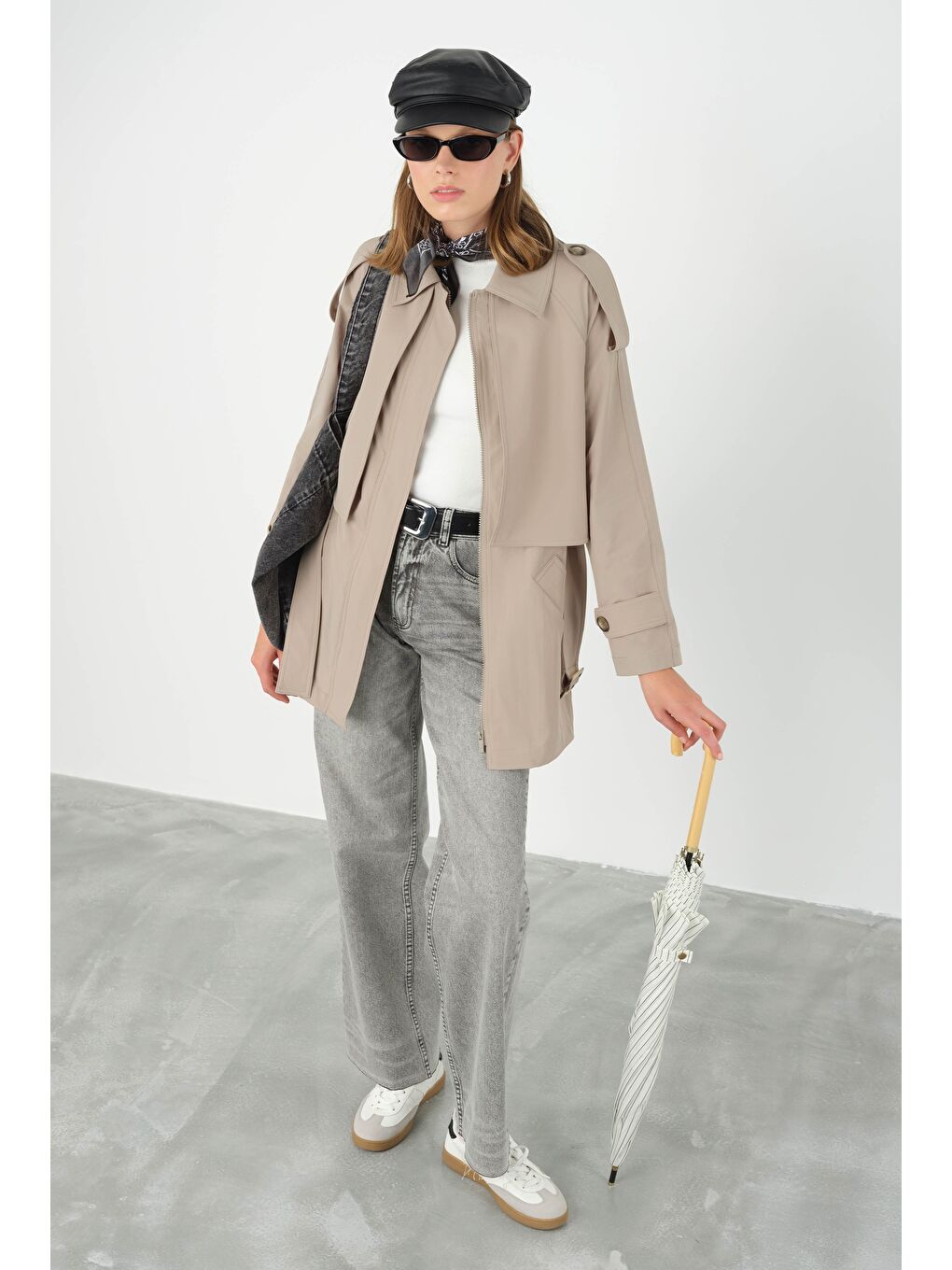 Bej Rüzgarlık Detaylı Trençkot Vizon