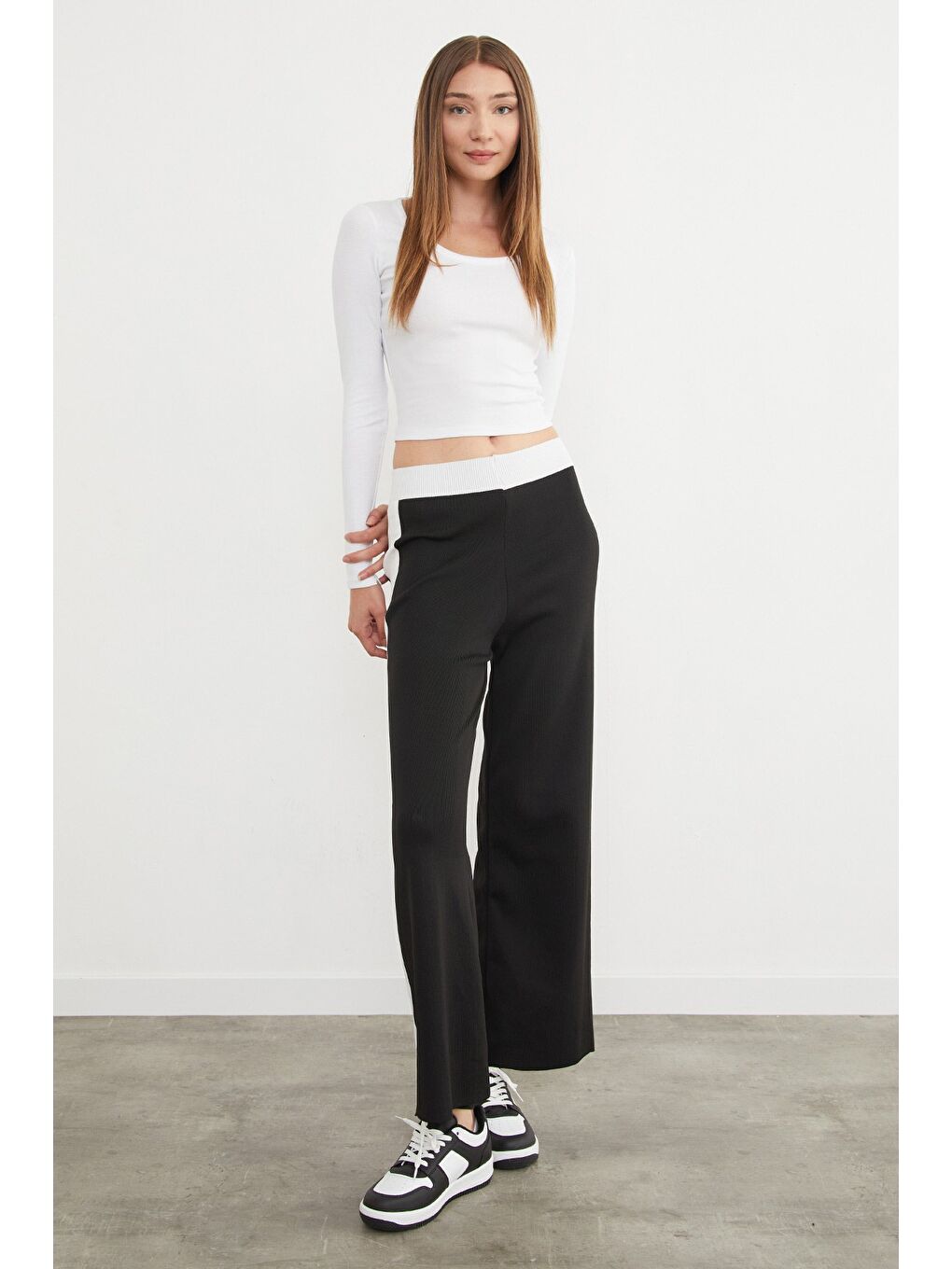 Siyah Beli Lastikli Yanları Şeritli Triko Palazzo Pantolon-2