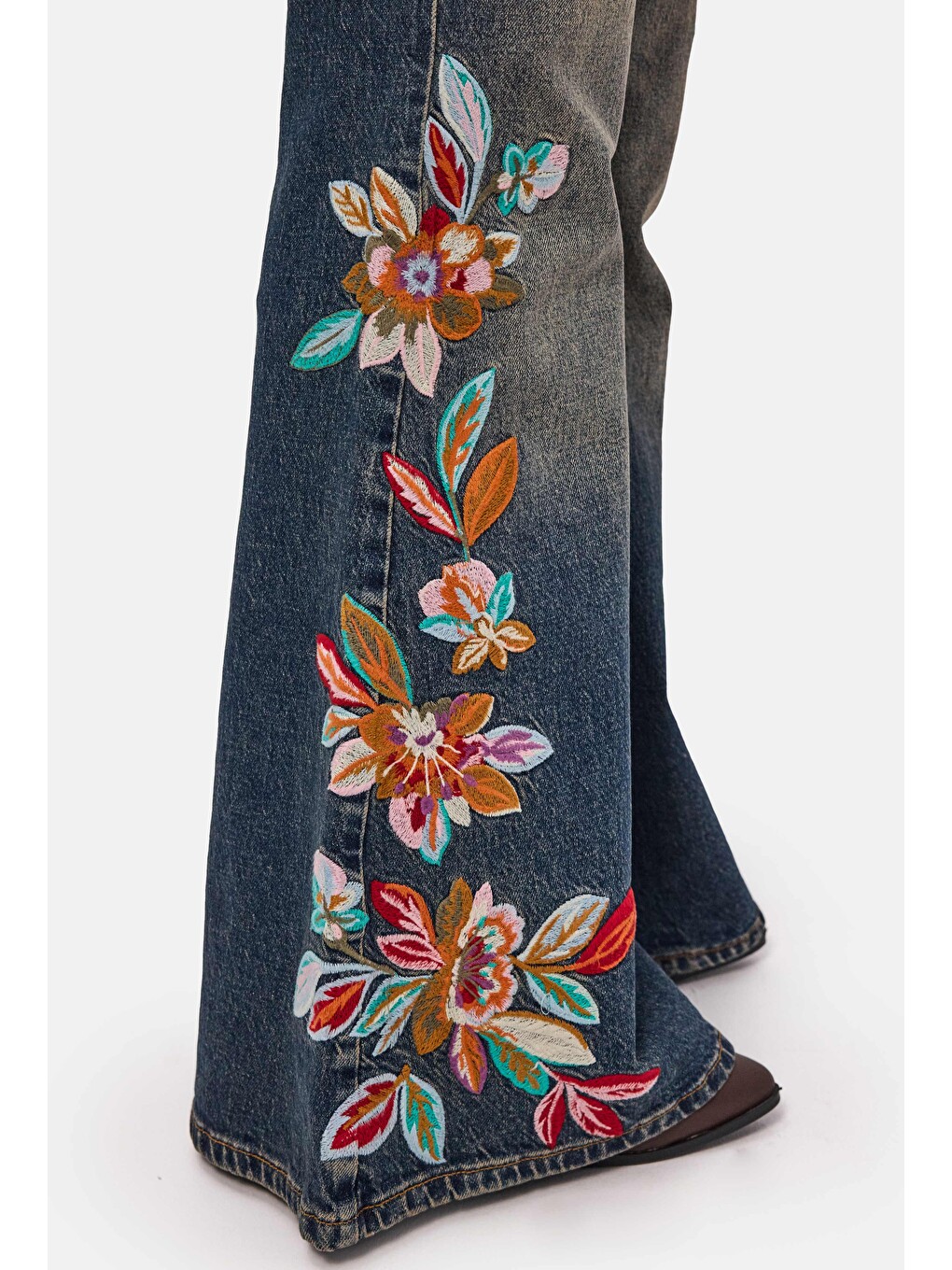 Mavi Kadın Jean Rengi 2w6-8 Flare Fit Nakış Detaylı Komfort Kumaş Özel Tasarım Denim Jean-6