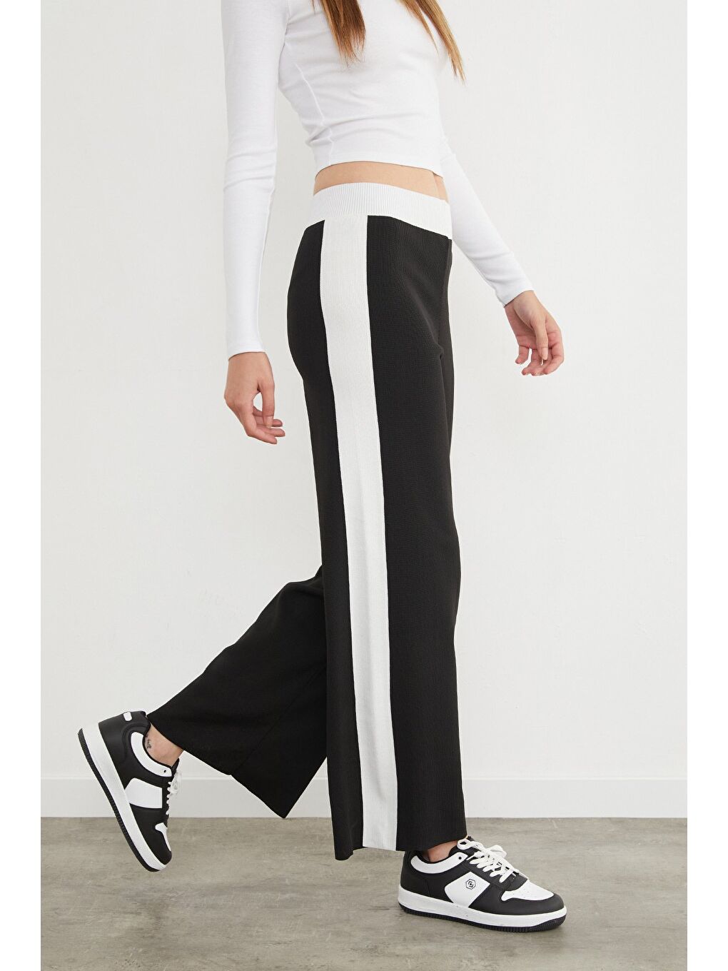 Siyah Beli Lastikli Yanları Şeritli Triko Palazzo Pantolon-3