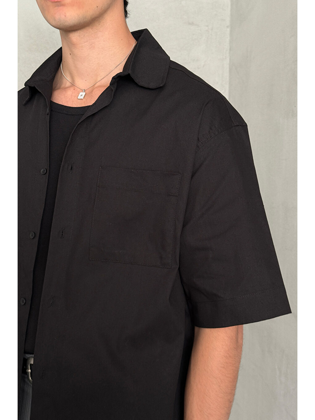 Siyah Erkek Oversize Kısa Kol Gabardin Gömlek-3