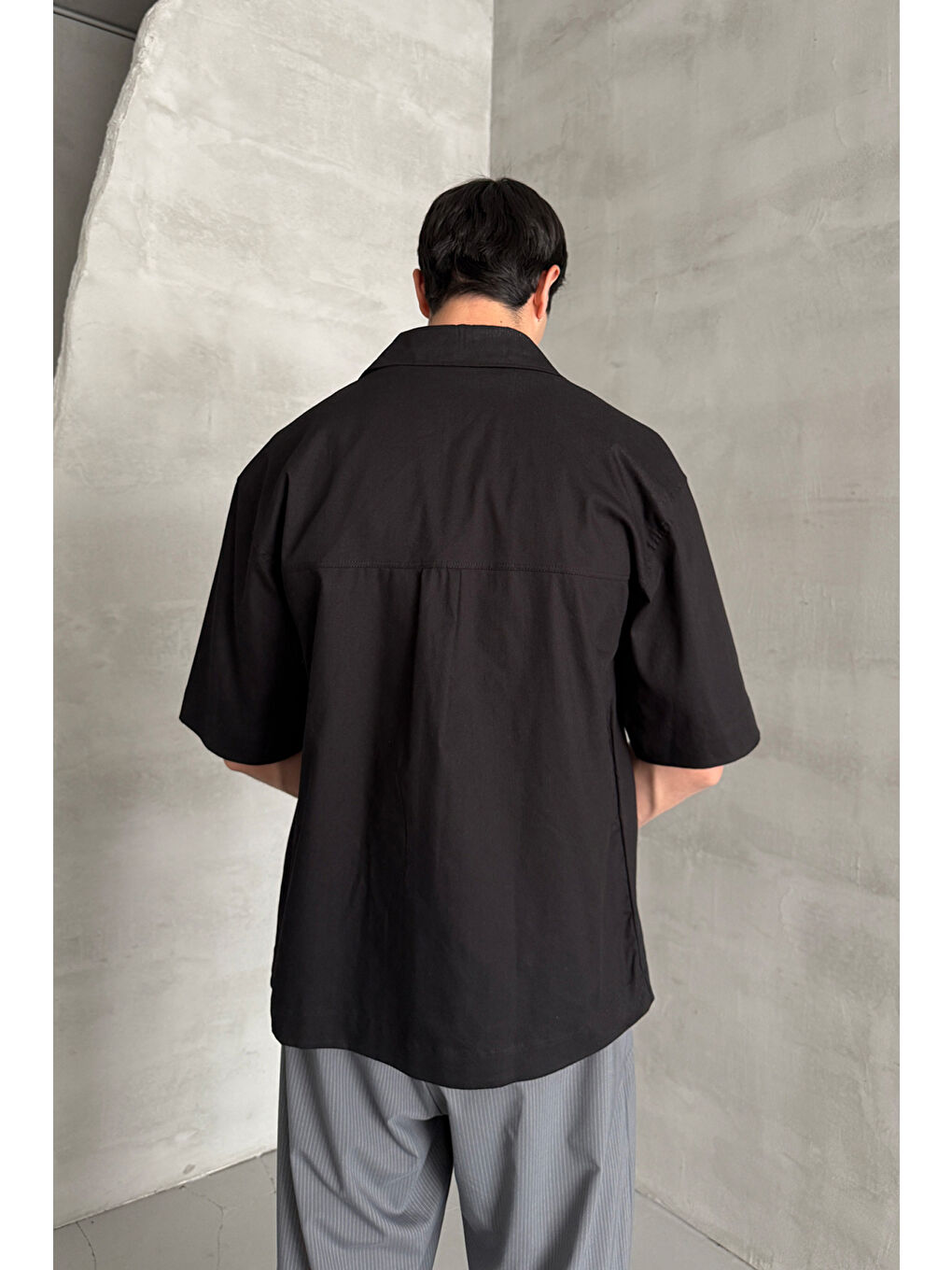 Siyah Erkek Oversize Kısa Kol Gabardin Gömlek-4
