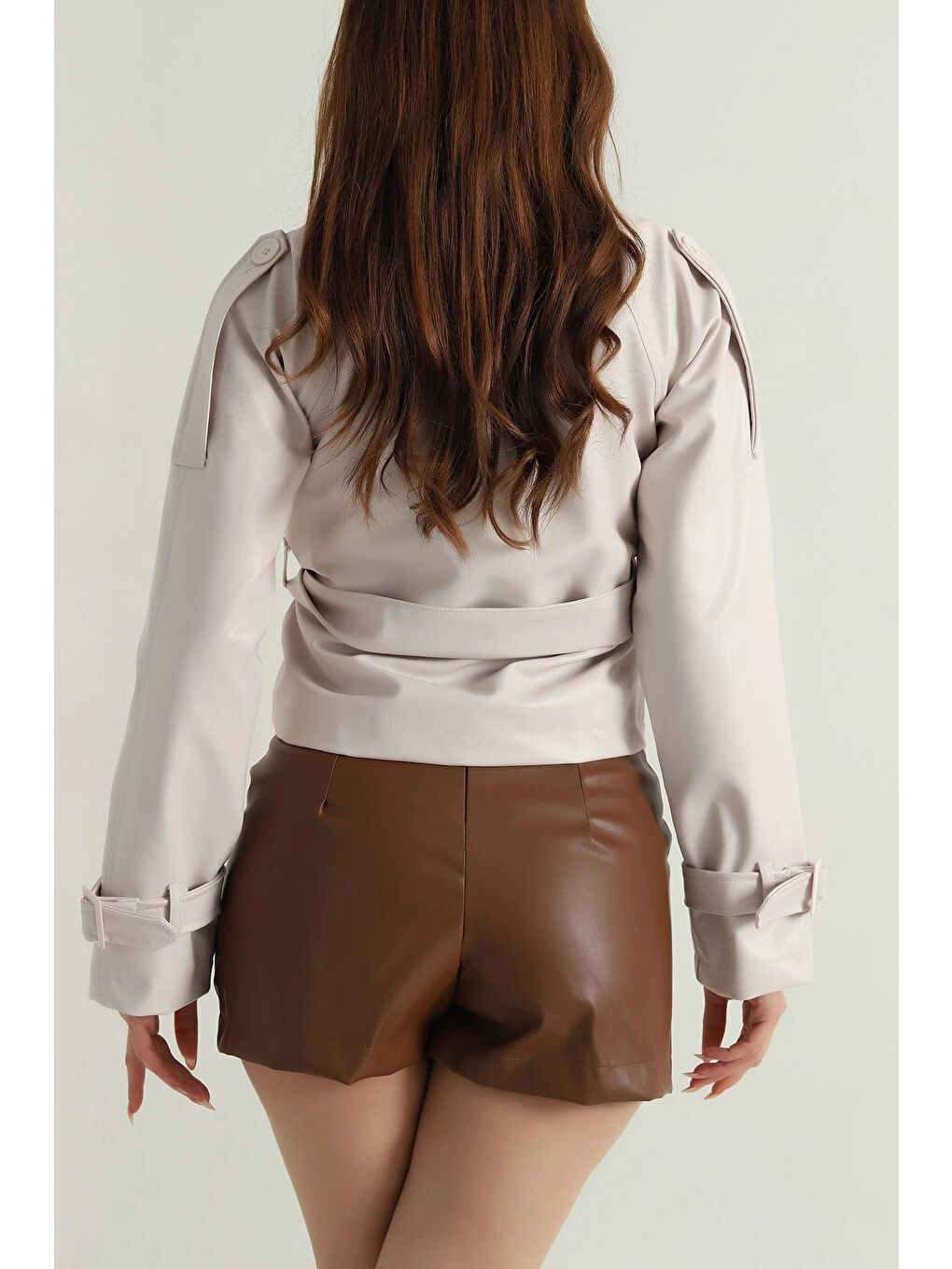 Ekru Kadın Krem Kemerli Astarlı Suni Deri Ceket HZL25W-BD110461-3