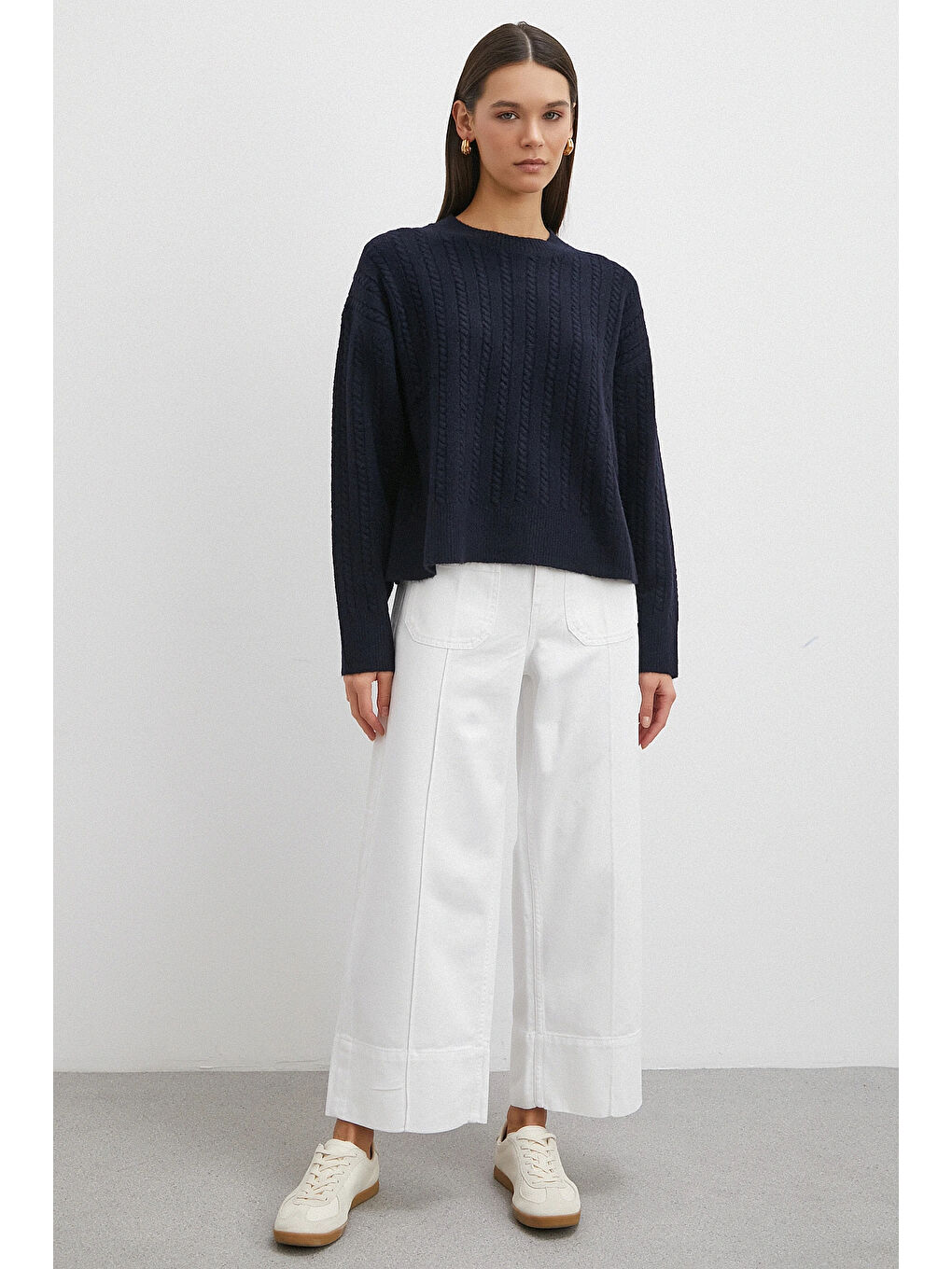 Önü Cepli Paça Detaylı Jean Beyaz-1