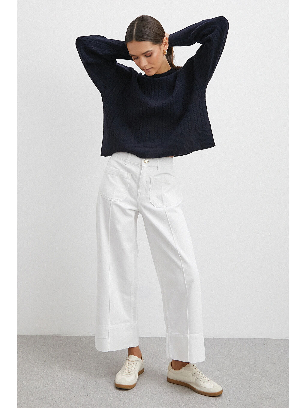 Önü Cepli Paça Detaylı Jean Beyaz-2