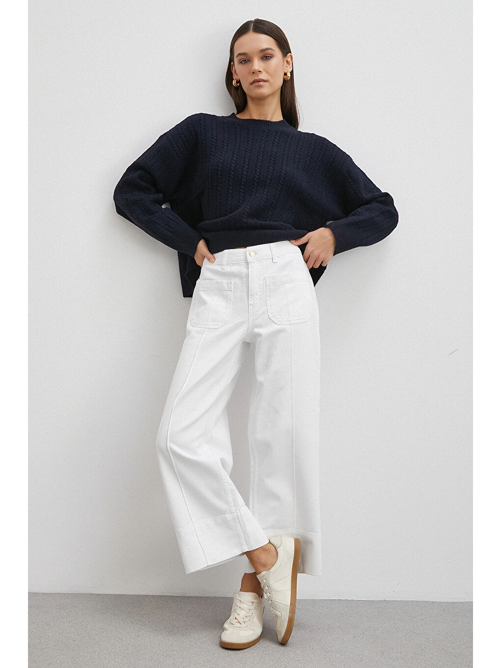 Önü Cepli Paça Detaylı Jean Beyaz-3