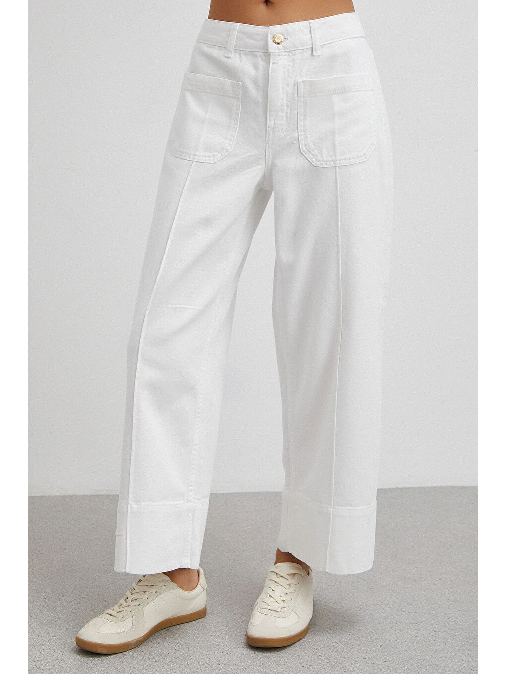 Önü Cepli Paça Detaylı Jean Beyaz-4