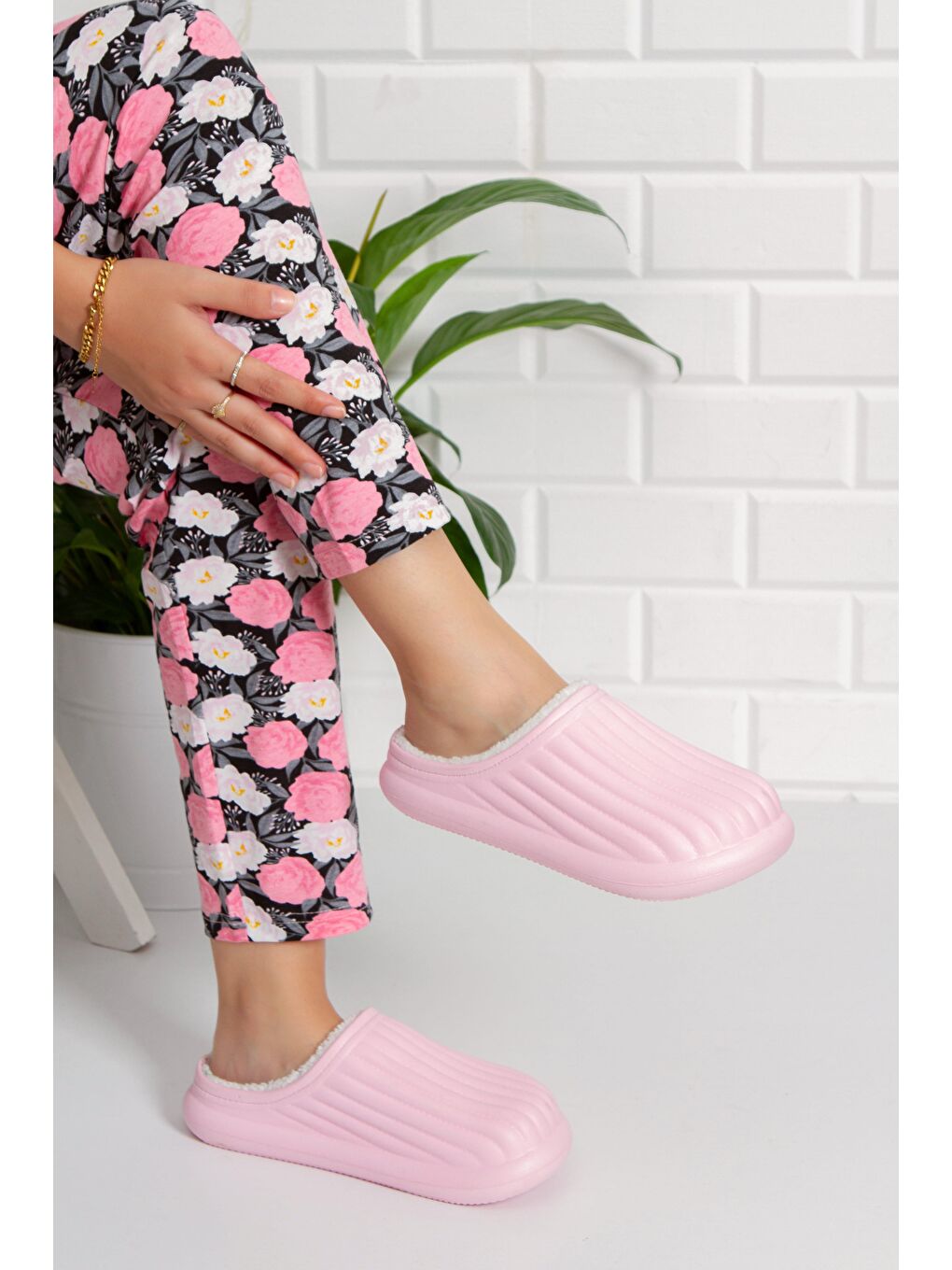 Pembe FLORA Kapalı İçi Yünlü Unisex Ev Terliği Kışlık Terlik Su Geçirmez-2