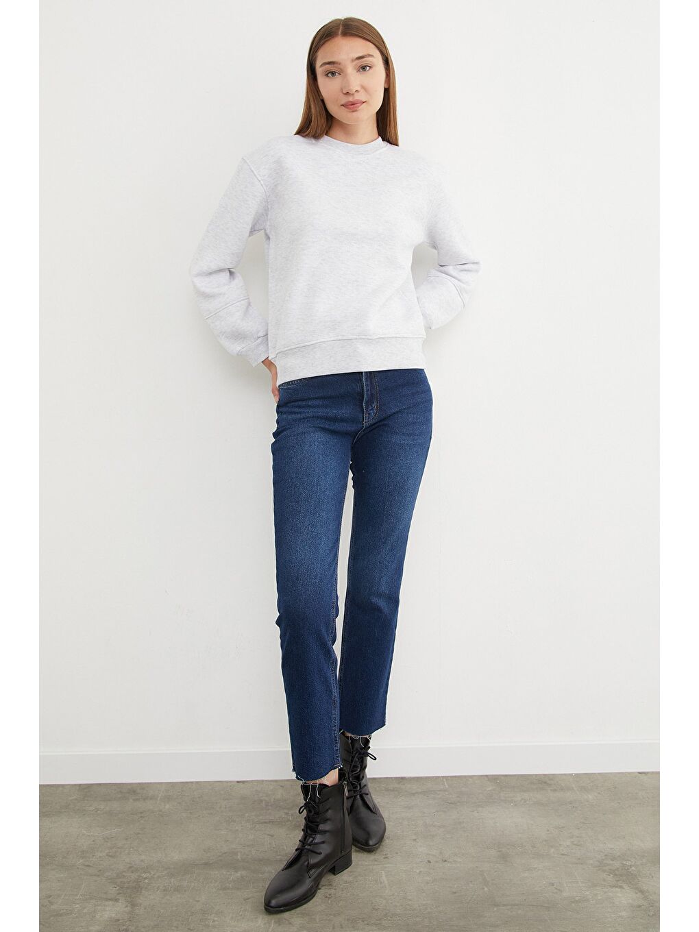 Gri 3 İplik Basic Bisiklet Yaka Sweatshirt-1