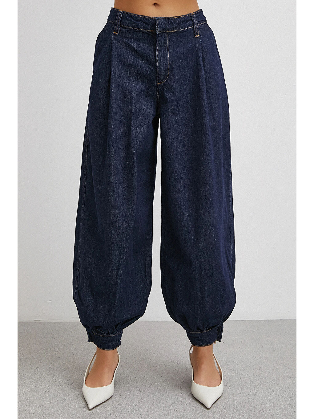 Paçası Düğmeli Yüksek Bel Mom Jean Lacivert-4