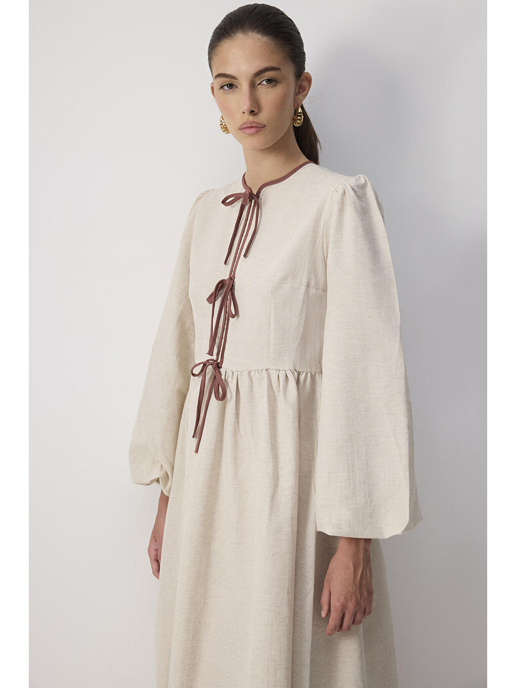 Bej Balon Kol Fiyonklu Elbise-1