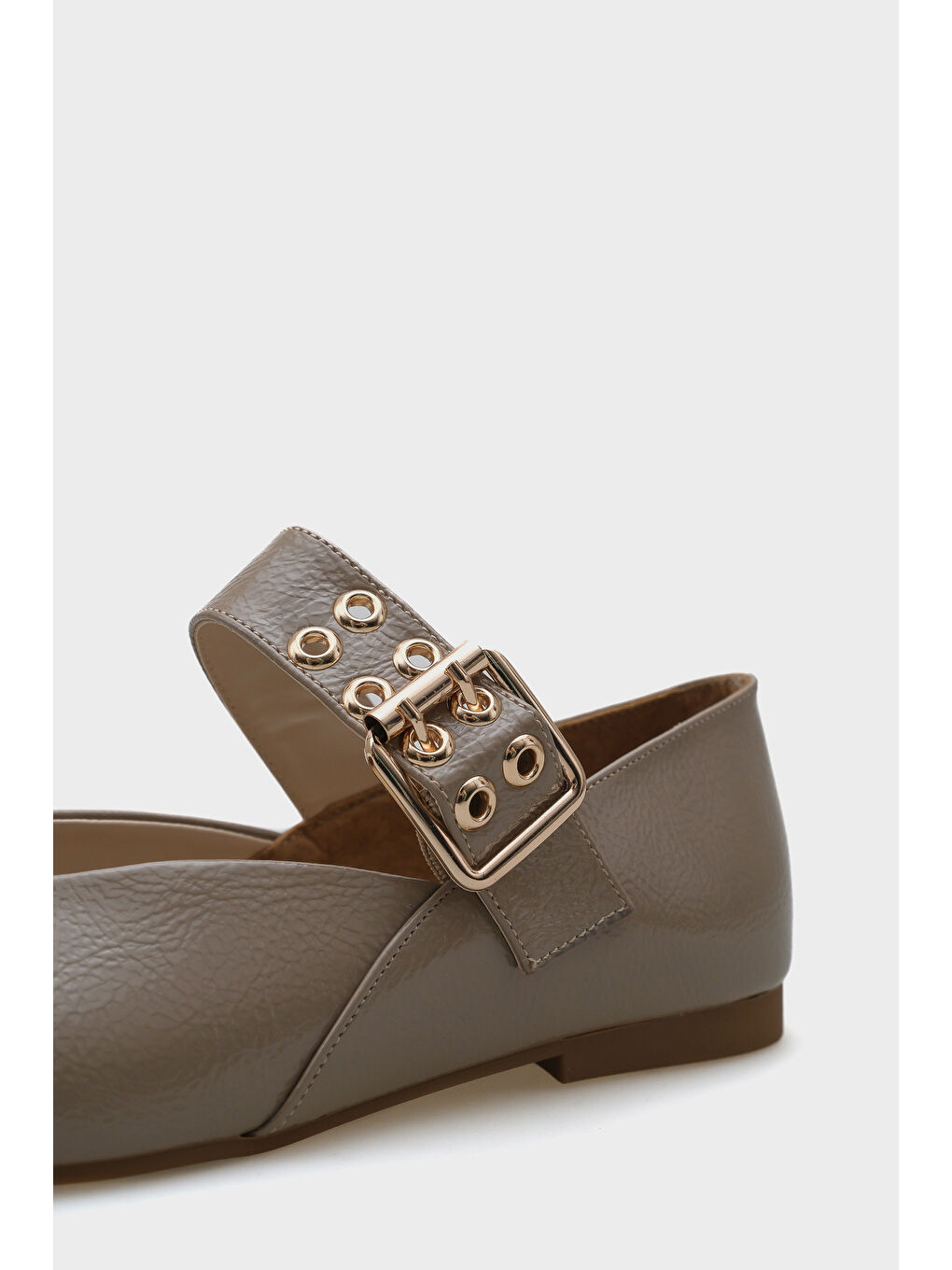 Bej Arlina Tek Bant Kemerli Kadın Babet-4